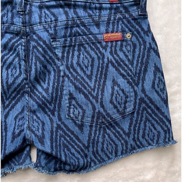 7 for All Mankind 7FAM Allover Diamond Pattern Raw Hem Cutoff Jean Shorts, 32 - Picture 13 of 14